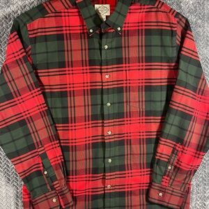St. John's Bay Men's Red And Green Plaid Long Sleeve Button-Down Shirt Size L